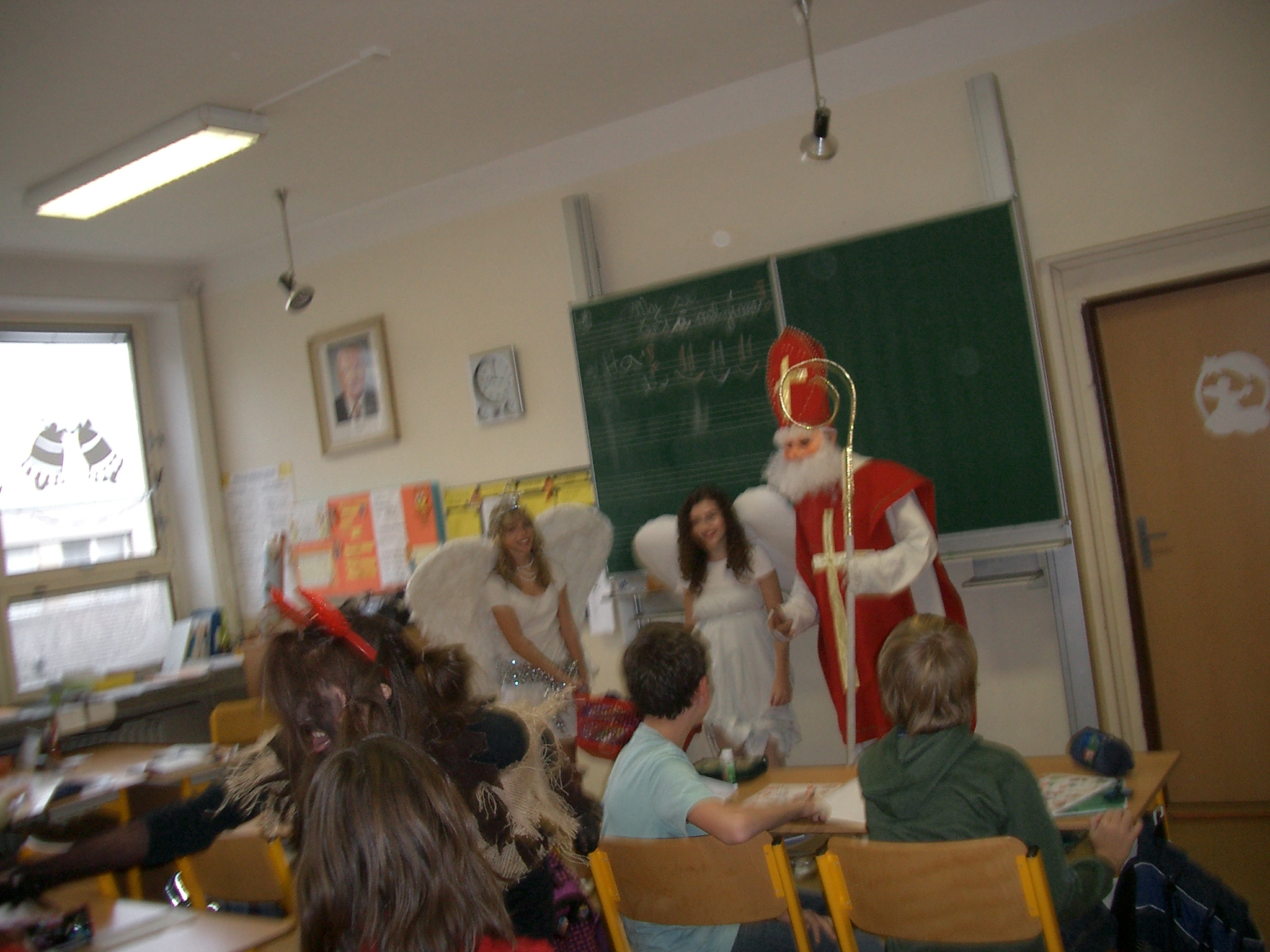 Mikuláš ve škole 002.jpg