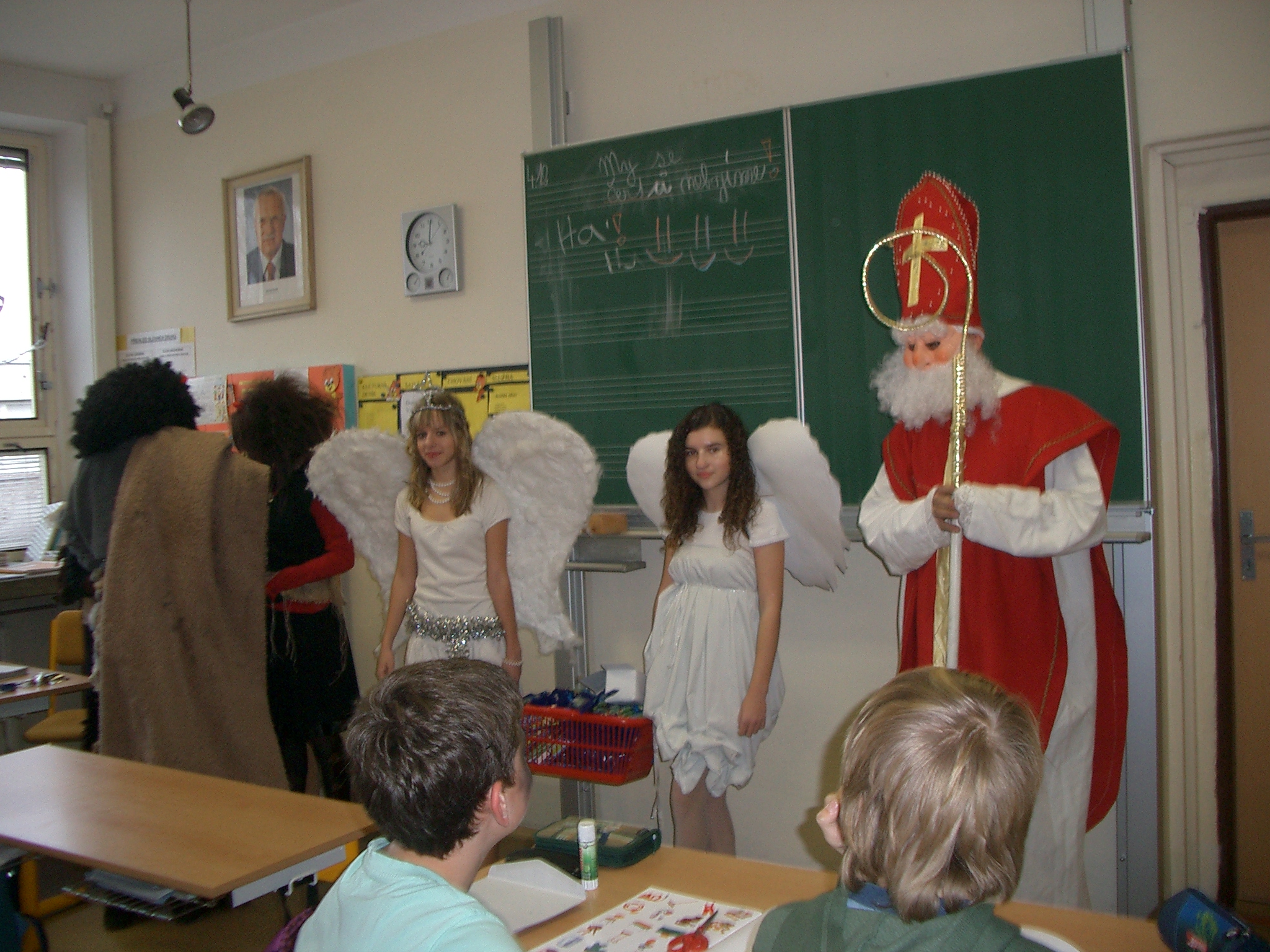 Mikuláš ve škole 004.jpg