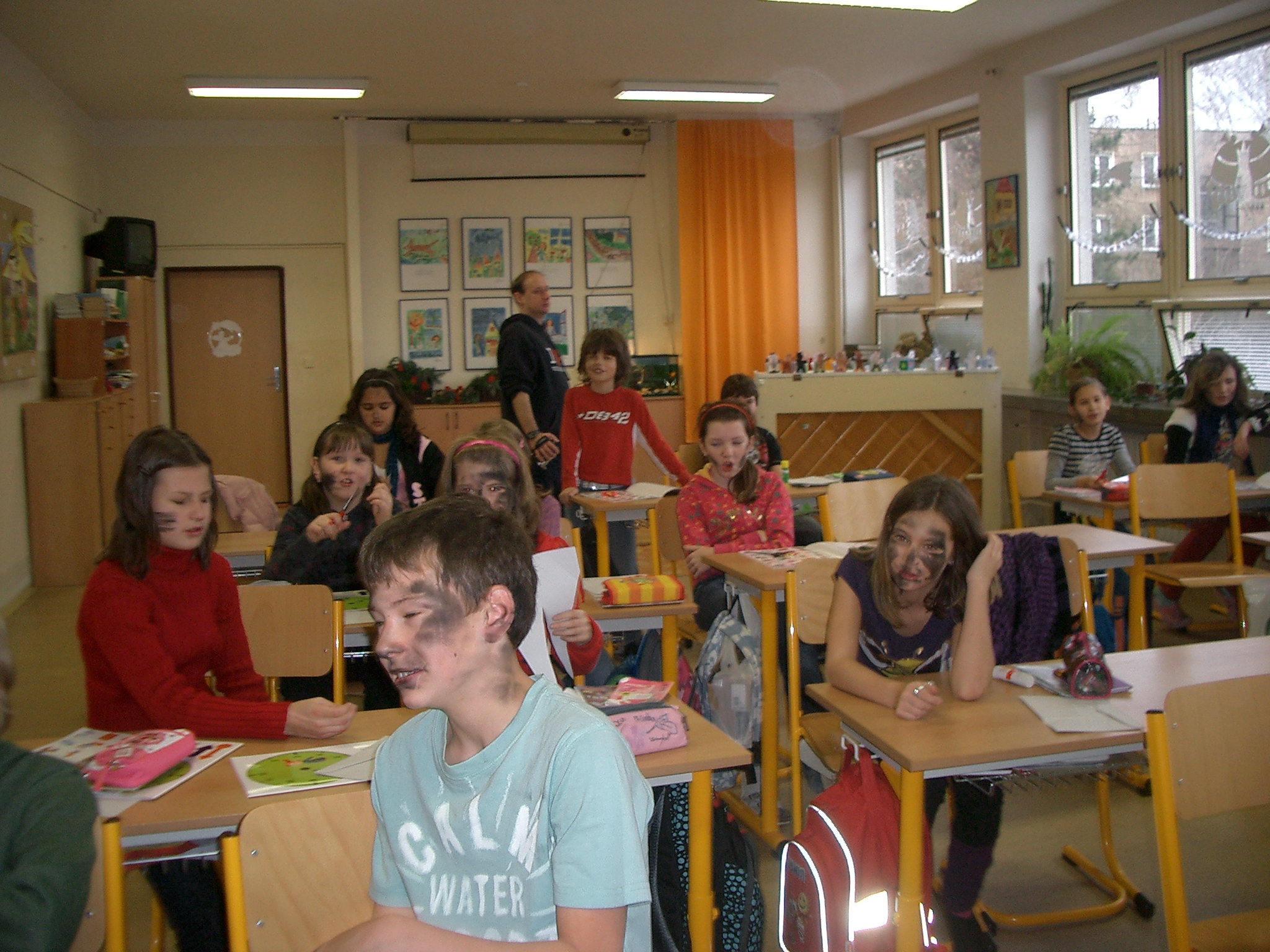 Mikuláš ve škole 009.jpg